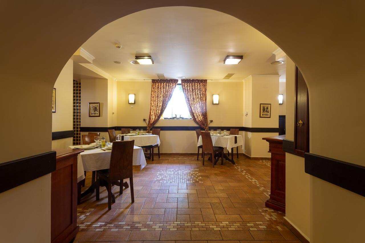 Casa Danielescu Hotel ทาร์กู จิอู ภายนอก รูปภาพ