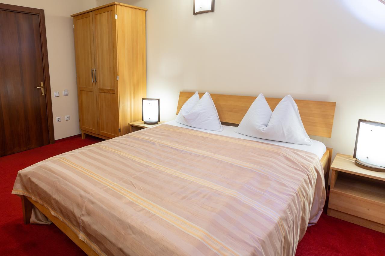 Casa Danielescu Hotel ทาร์กู จิอู ภายนอก รูปภาพ